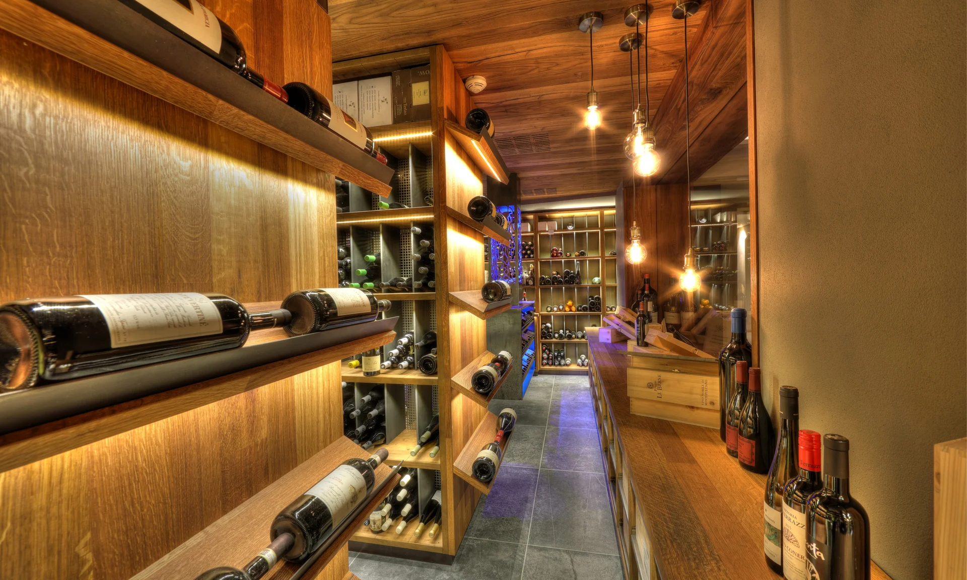 Weinkeller und Bar im Green Lake Hotel Weiher