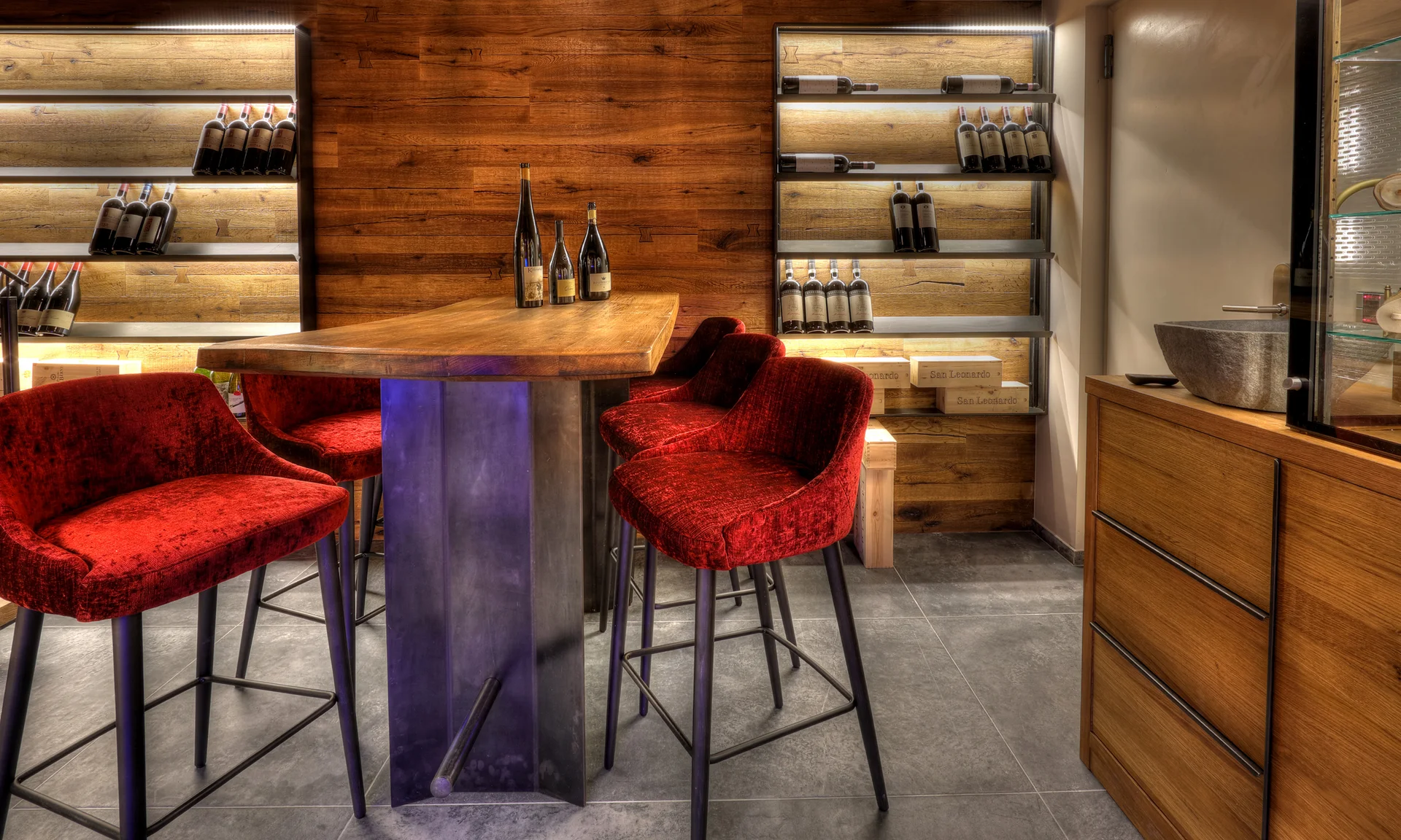 Weinkeller und Bar im Green Lake Hotel Weiher